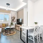 Apartment Velvet Rhodes City